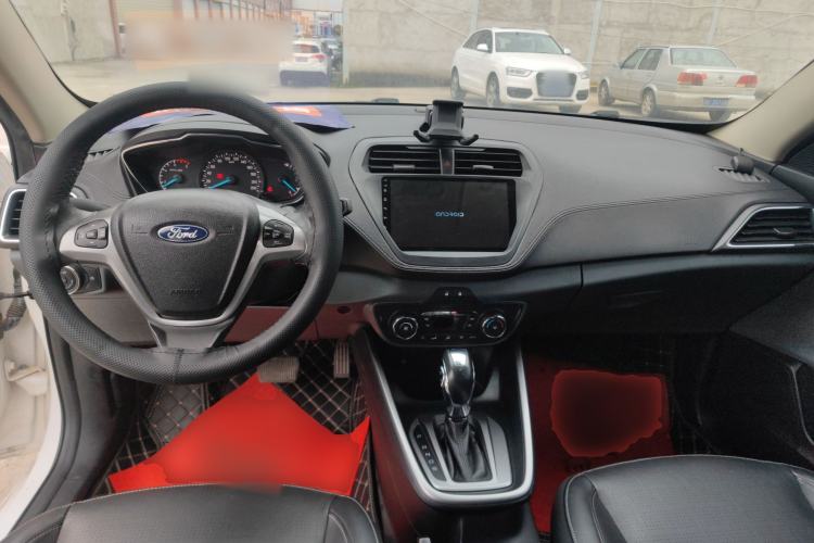 Used Ford Escort 2015 1.5L Automatic Fashion Model Center Console