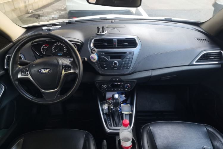 Used Ford Escort 2015 1.5L Automatic Fashion Model Center Console