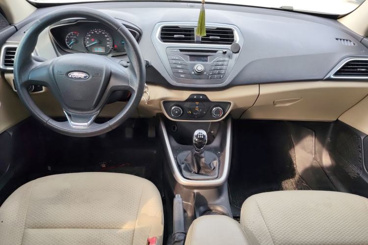 Used Ford Escort 2015 1.5L Manual Comfort Model Center Console