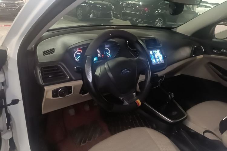 Used Ford Escort 2015 1.5L Manual Comfort Model Center Console