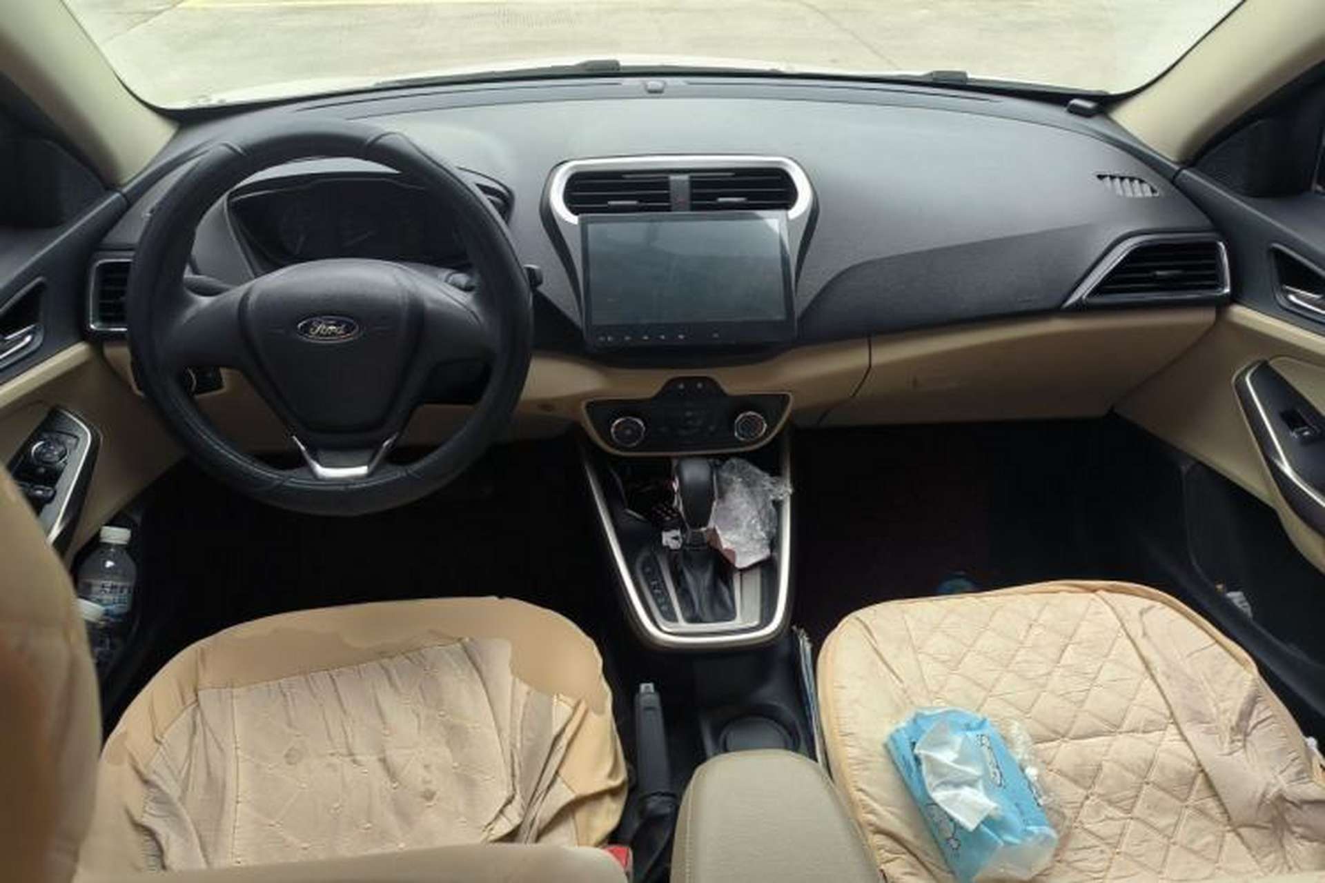 Used Ford Escort 2015 1.5L Automatic Comfort Edition Center Console