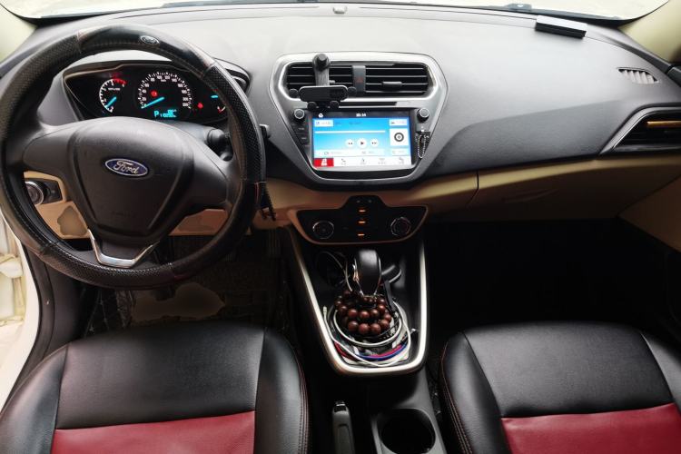 Used Ford Escort 2015 1.5L Automatic Comfort Edition Center Console