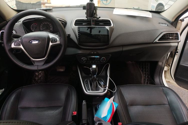 Used Ford Escort 2015 1.5L Automatic Fashion Model Center Console