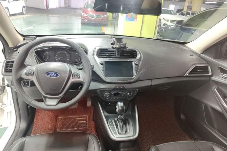 Used Ford Escort 2015 1.5L Automatic Fashion Model Center Console