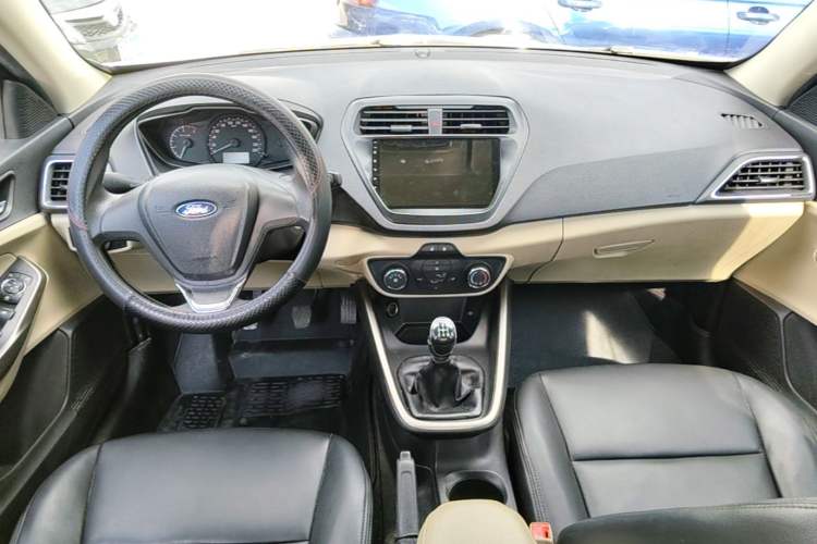 Used Ford Escort 2015 1.5L Manual Comfort Model Center Console