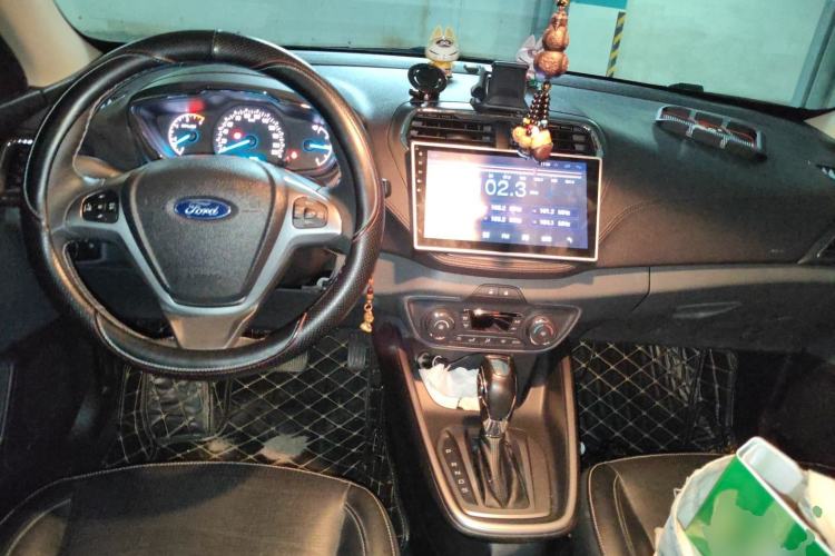 Used Ford Escort 2015 1.5L Automatic Fashion Model Center Console