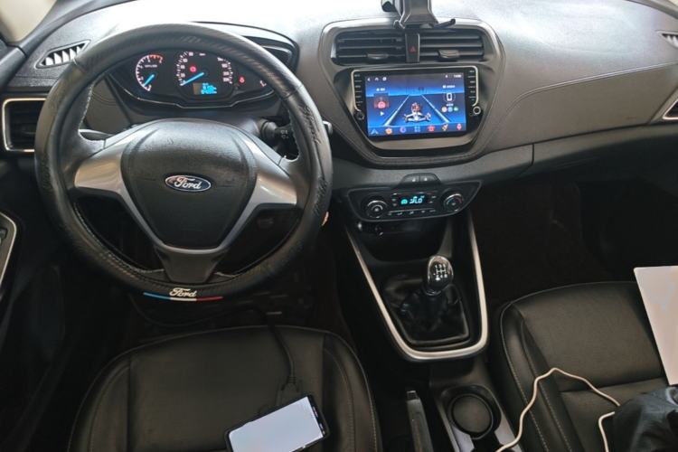 Used Ford Escort 2015 1.5L Manual Fashion Edition Center Console