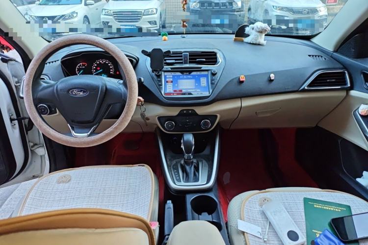Used Ford Escort 2015 1.5L Automatic Comfort Edition Center Console