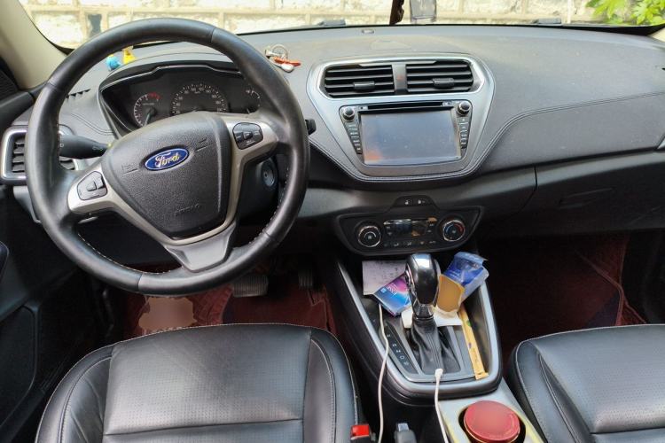 Used Ford Escort 2015 1.5L Automatic Fashion Model Center Console