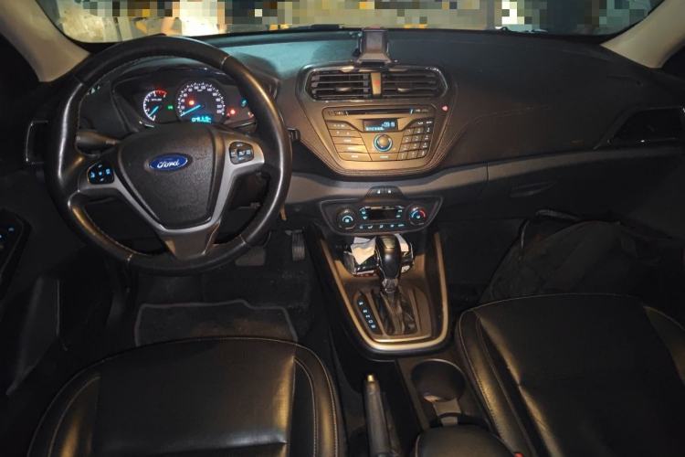 Used Ford Escort 2015 1.5L Automatic Fashion Model Center Console