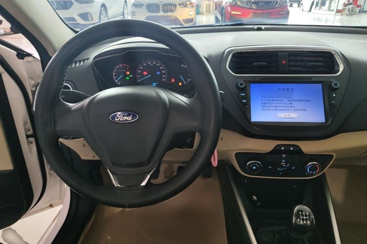 Used Ford Escort 2015 1.5L Manual Comfort Model Center Console