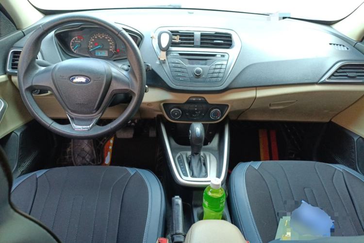 Used Ford Escort 2015 1.5L Automatic Comfort Edition Center Console