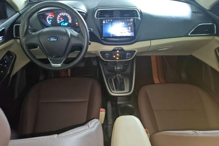 Used Ford Escort 2015 1.5L Automatic Comfort Edition Center Console