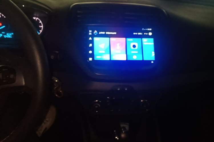 Used Ford Escort 2015 1.5L Automatic Fashion Model Center Console