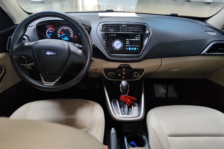 Used Ford Escort 2015 1.5L Automatic Comfort Edition Center Console
