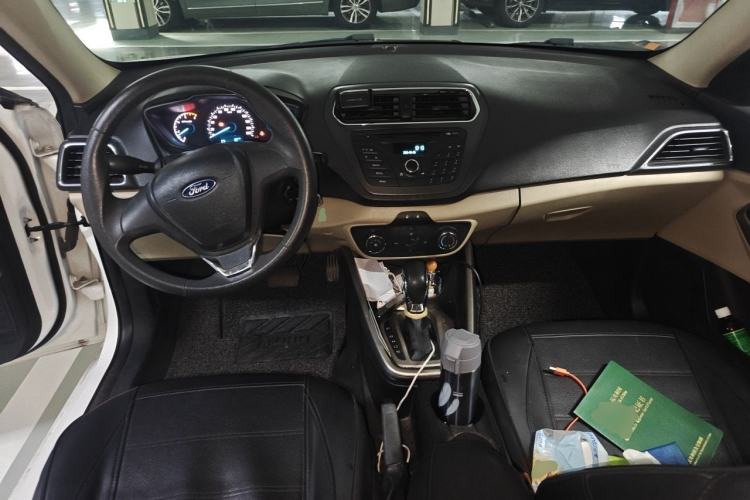 Used Ford Escort 2015 1.5L Automatic Comfort Edition Center Console