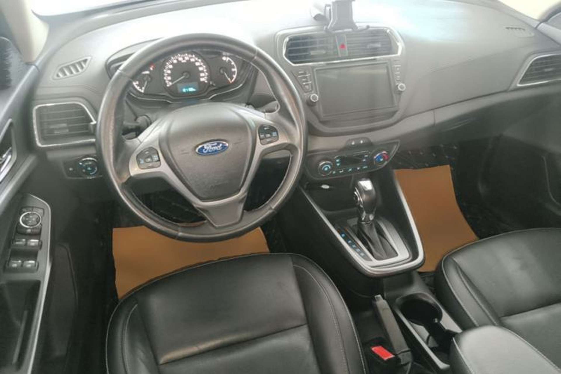 Used Ford Escort 2015 1.5L Automatic Fashion Model Center Console