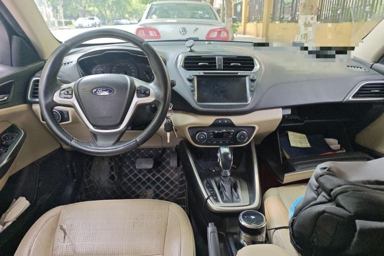 Used Ford Escort 2015 1.5L Automatic Fashion Model Center Console