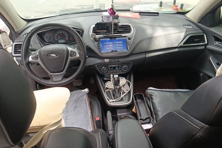 Used Ford Escort 2015 1.5L Automatic Fashion Model Center Console