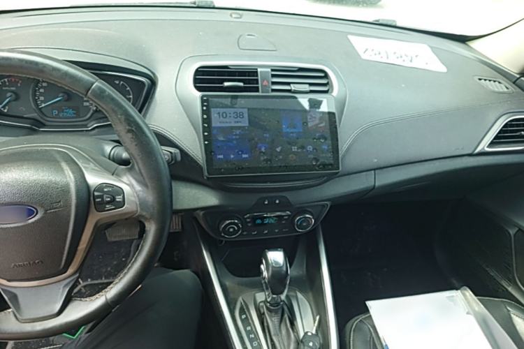 Used Ford Escort 2015 1.5L Automatic Fashion Model Center Console