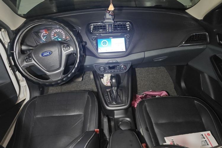 Used Ford Escort 2015 1.5L Automatic Fashion Model Center Console