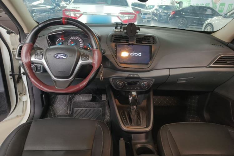 Used Ford Escort 2015 1.5L Automatic Fashion Model Center Console
