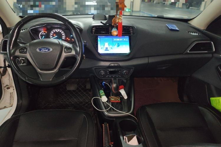 Used Ford Escort 2015 1.5L Automatic Fashion Model Center Console