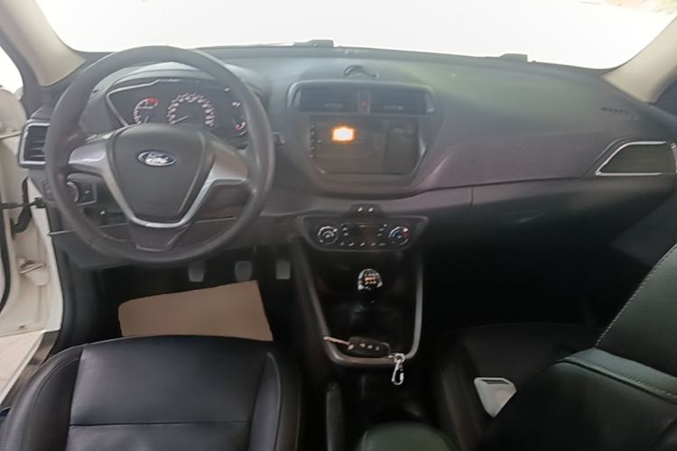 Used Ford Escort 2015 1.5L Manual Fashion Edition Center Console