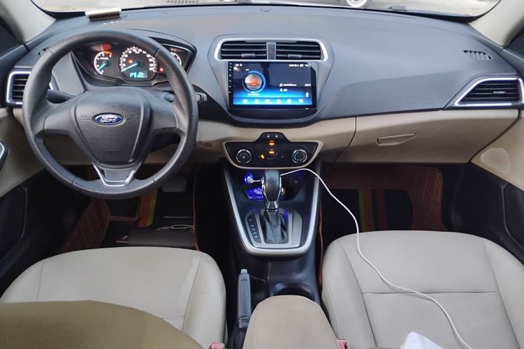 Used Ford Escort 2015 1.5L Automatic Comfort Edition Center Console