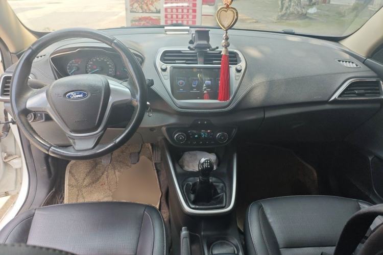 Used Ford Escort 2015 1.5L Manual Fashion Edition Center Console