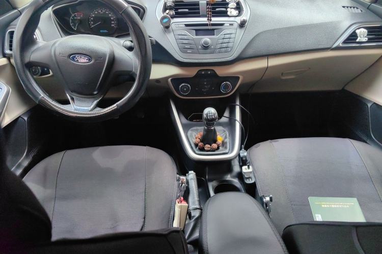 Used Ford Escort 2015 1.5L Manual Comfort Model Center Console