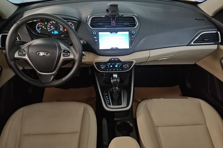 Used Ford Escort 2015 1.5L Automatic Fashion Model Center Console