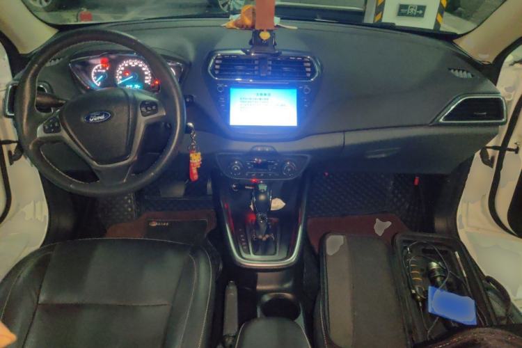 Used Ford Escort 2015 1.5L Automatic Fashion Model Center Console
