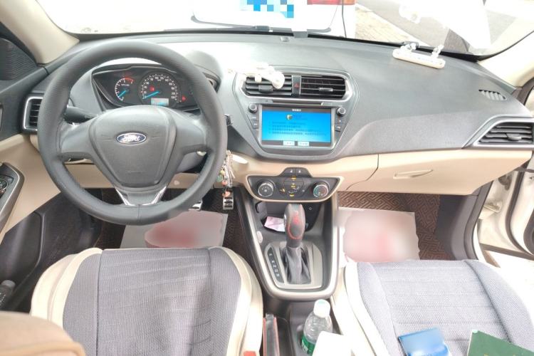 Used Ford Escort 2015 1.5L Automatic Comfort Edition Center Console