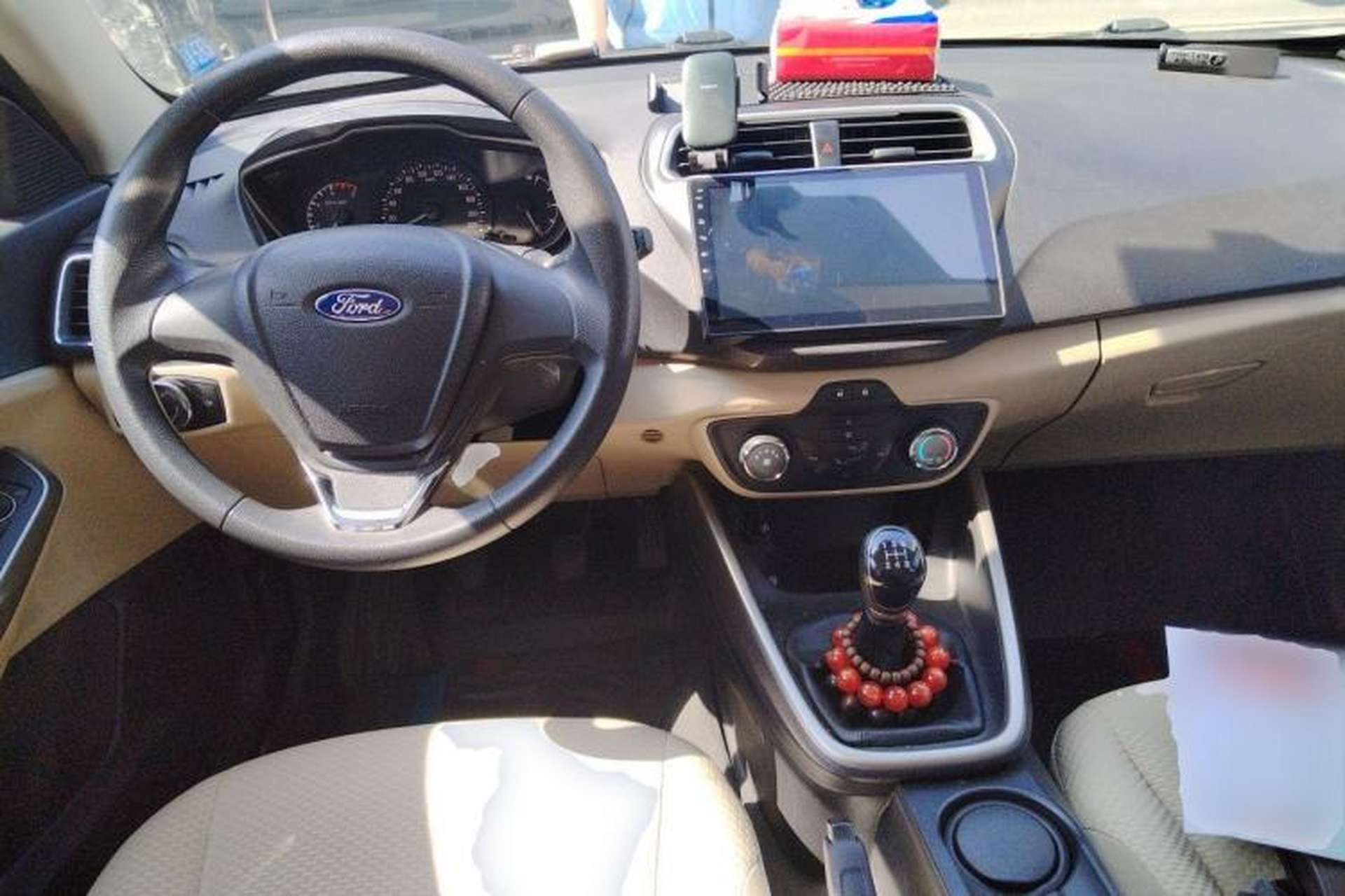 Used Ford Escort 2015 1.5L Manual Comfort Model Center Console