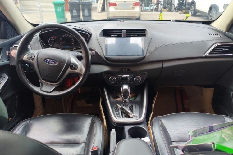Used Ford Escort 2015 1.5L Automatic Fashion Model Center Console