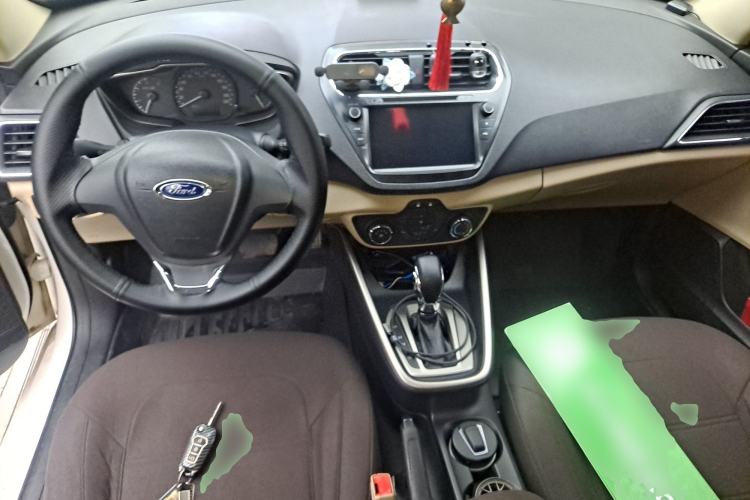 Used Ford Escort 2015 1.5L Automatic Comfort Edition Center Console