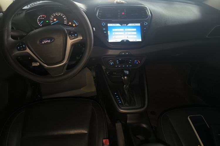 Used Ford Escort 2015 1.5L Automatic Fashion Model Center Console