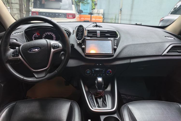 Used Ford Escort 2015 1.5L Automatic Fashion Model Center Console