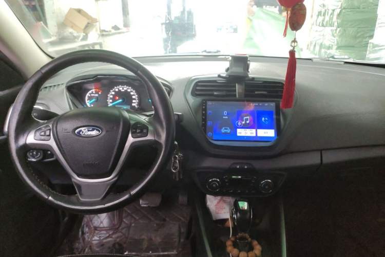 Used Ford Escort 2015 1.5L Automatic Fashion Model Center Console