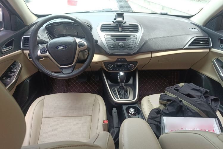 Used Ford Escort 2015 1.5L Automatic Fashion Model Center Console