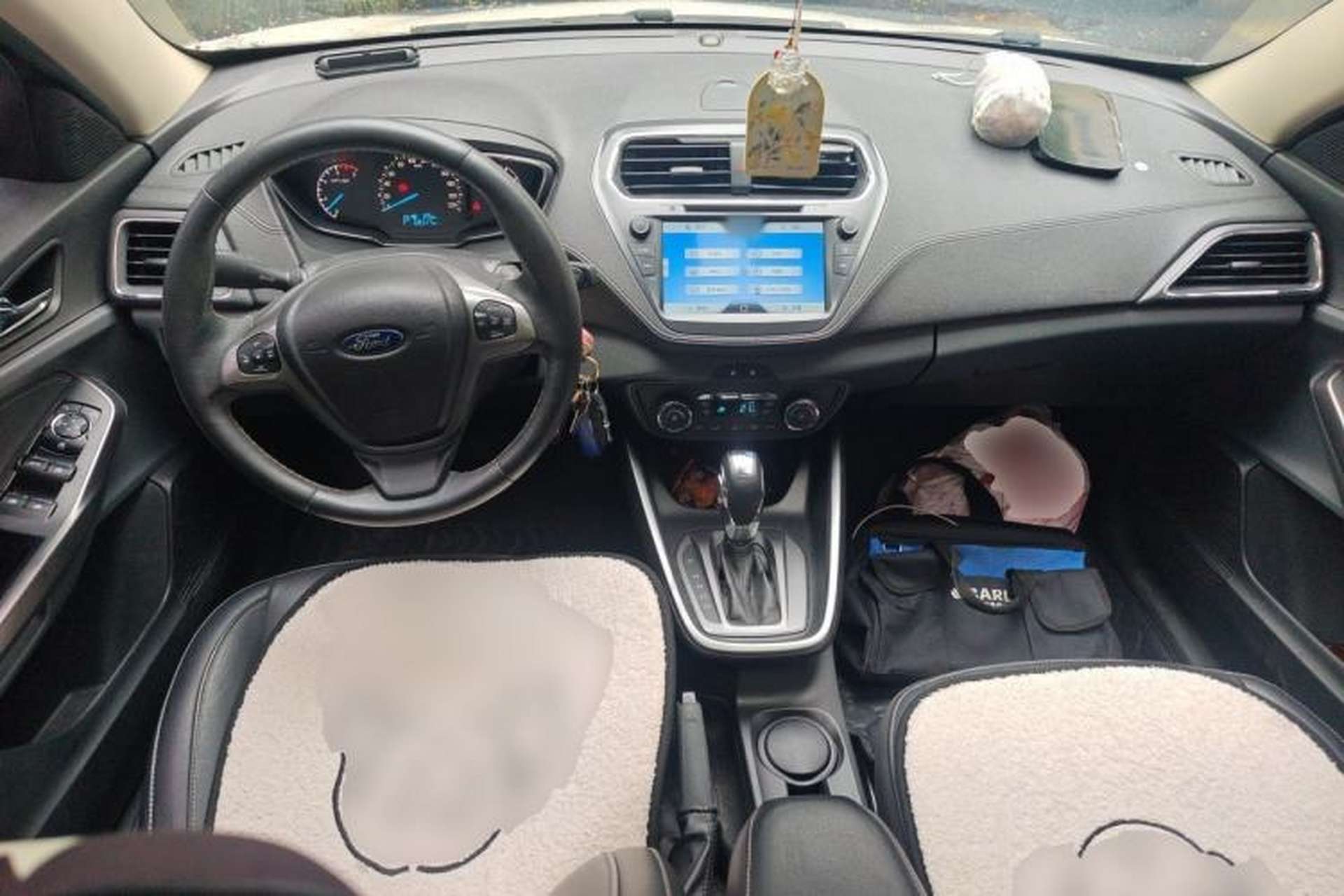 Used Ford Escort 2015 1.5L Automatic Fashion Model Center Console