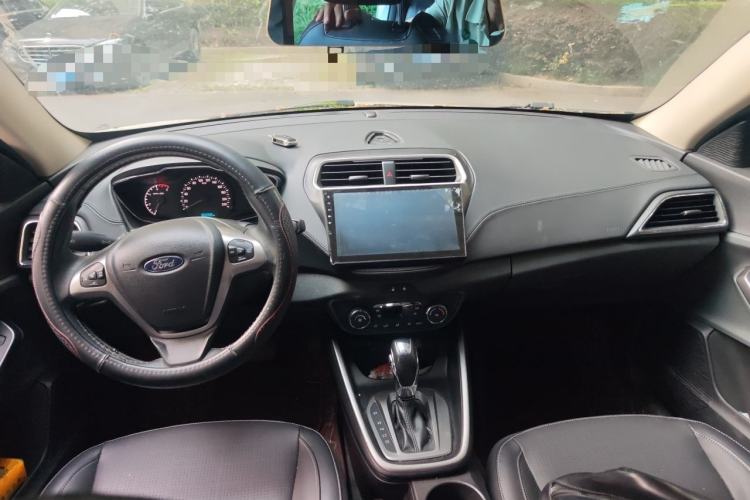 Used Ford Escort 2015 1.5L Automatic Fashion Model Center Console
