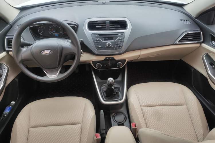 Used Ford Escort 2015 1.5L Manual Comfort Model Center Console