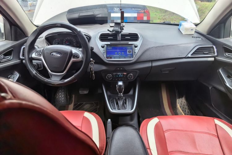 Used Ford Escort 2015 1.5L Automatic Fashion Model Center Console