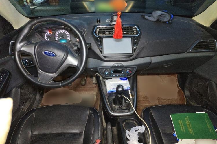 Used Ford Escort 2015 1.5L Manual Fashion Edition Center Console