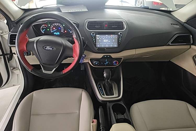 Used Ford Escort 2015 1.5L Automatic Comfort Edition Center Console