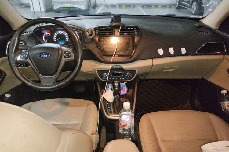 Used Ford Escort 2015 1.5L Automatic Fashion Model Center Console