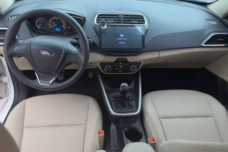 Used Ford Escort 2015 1.5L Manual Comfort Model Center Console