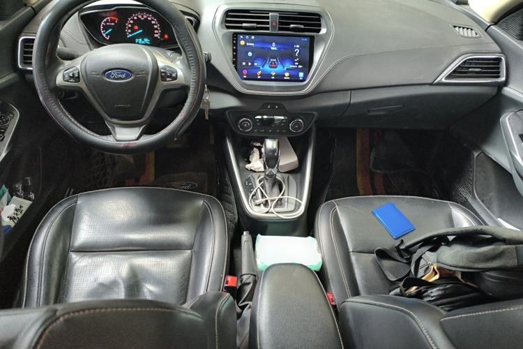 Used Ford Escort 2015 1.5L Automatic Fashion Model Center Console